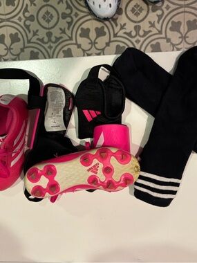 adidas Hot Pink Yth Soccer Cleats size11K w/ Black Shin Guards and 2 pr of socks